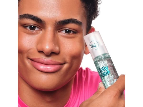 Essence Jelly Grip Refreshing Aloe Fixing Spray