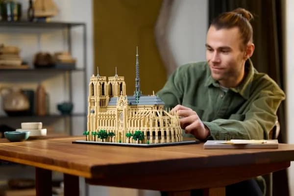 LEGO Architecture 21061 Notre-Dame de Paris