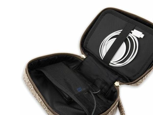 Guess organizer-väska - brun GCube Stripe
