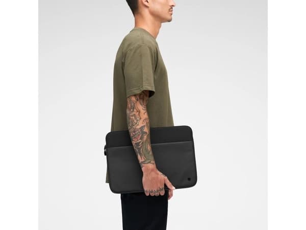 Incase A.R.C. - Notebookhylster - inntil 16" - svart