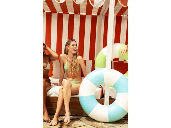 Kylpyrengas, Coastal Cabana