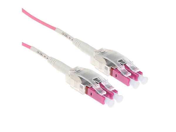 7 m multimode OM4 polarisitetsvridd fiberkabel med LC-kontakter