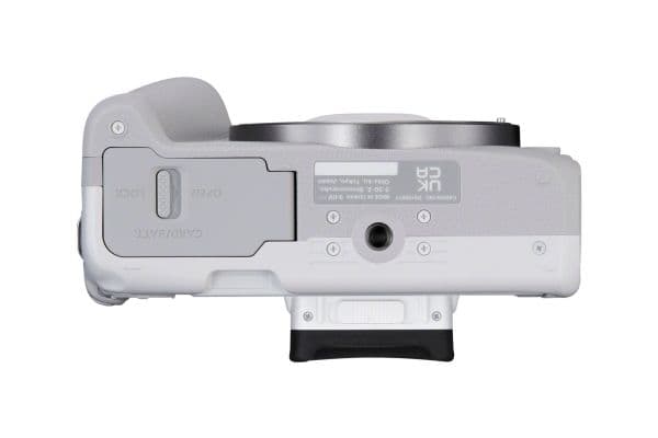 Canon EOS R50 systemkamera, vit + 18-45 mm objektiv