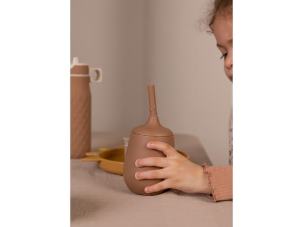 Nuuroo Adita silikonmugg med sugrör