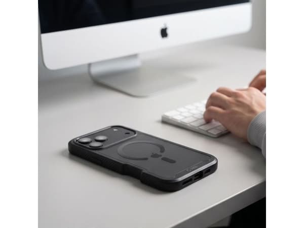 Tech-Protect Defense MagSafe Case for iPhone 17 Pro / 18 Pro - Matte Black