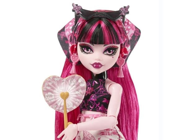 Monster High Skulltimate Secrets Draculaura