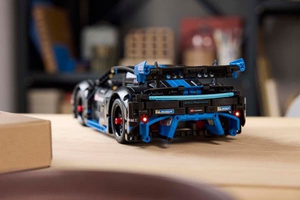 LEGO Technic 42176 Porsche GT4 e-Performance ‑kilpa-auto