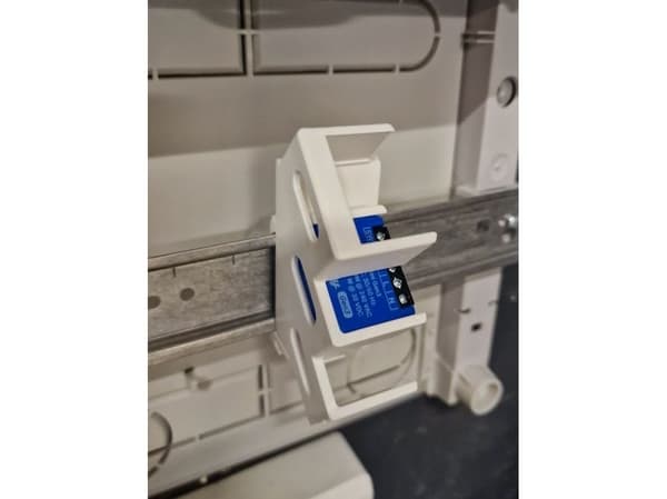 Shelly – DIN-skenan rymmer 3 x Mini-moduler