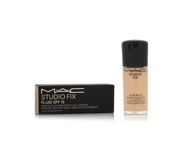 MAC Studio Fix Fluid SPF15 24HR Matte Foundation (NC15) 30 ml