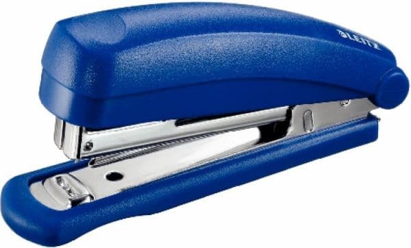 Stiftemaskin Leitz 5517 NeXXt, 10 ark blå