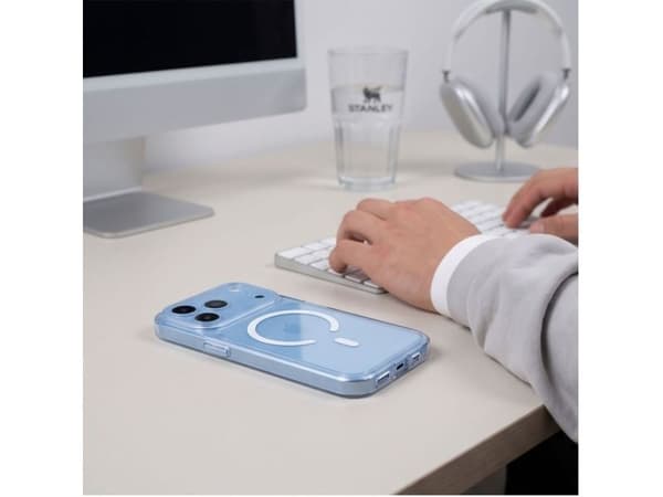 Tech-Protect MagPeak MagSafe CC Case for iPhone 18 Pro Max / 17 Pro Max - Clear