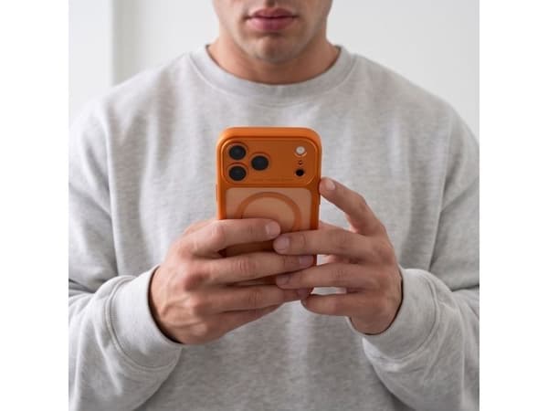 Tech-Protect MagPeak MagSafe CC Case for iPhone 18 Pro / 17 Pro - Transparent Orange