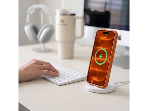 Tech-Protect Magmat Magsafe CC case for iPhone 18 Pro / 17 Pro - matte orange