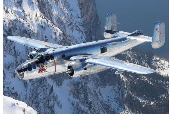 Presentset B-25J Mitchell: Flying Bulls 25th Anniv.