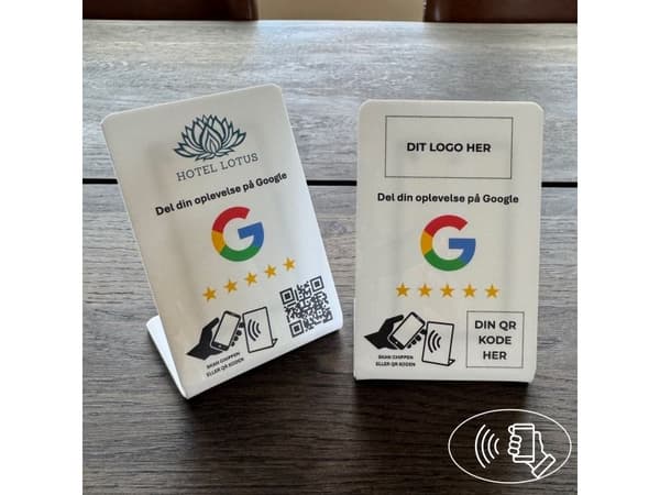 Bordsskylt med CHIP, liten – Anmäl dig – GOOGLE, akryl, vit