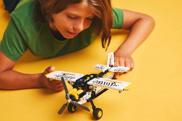 LEGO Technic 42198 Bushflygplan