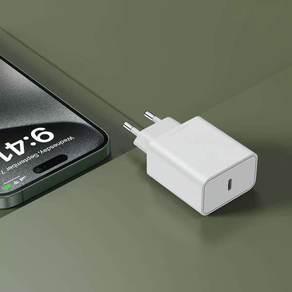 ËSSENTIALS 45W USB-C GaN Charger