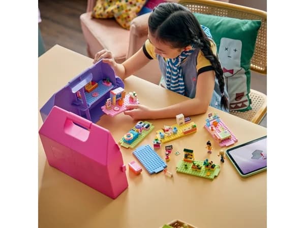 LEGO Friends 42697 Kreativ dockskåpsväska