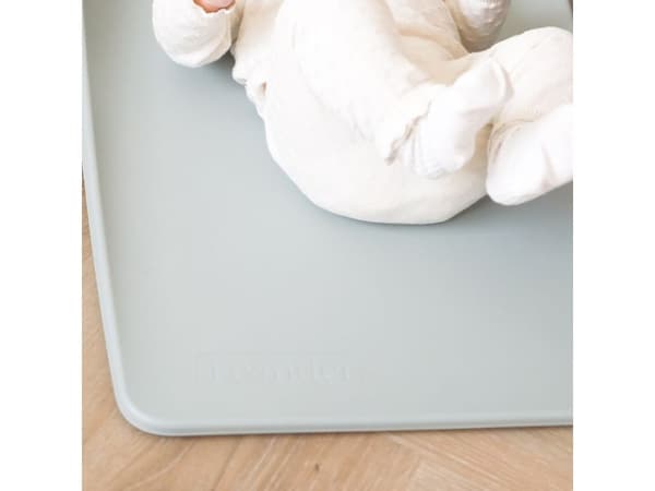 Leander Matty™ Mini skötbädd – Sage green