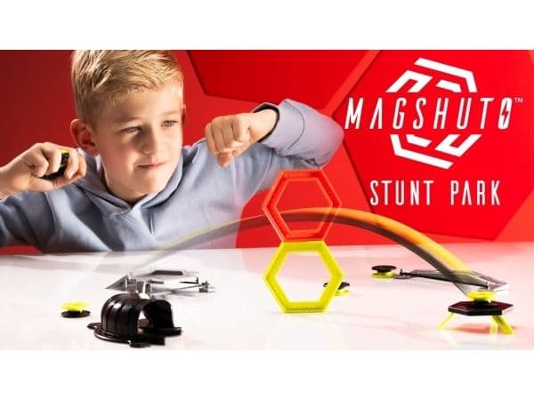 Fat Brain Magshuto Stunt Park