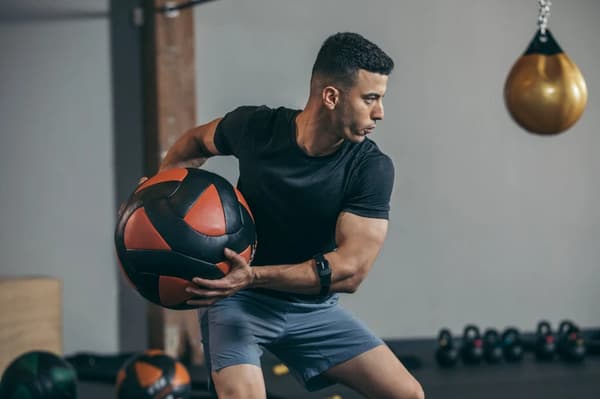 Wahoo TICKR FIT optisk pulsmåler