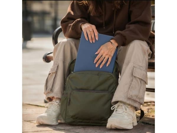 Tech-Protect softshell-etuiet for MacBook NEO 13 2026 matt indigo