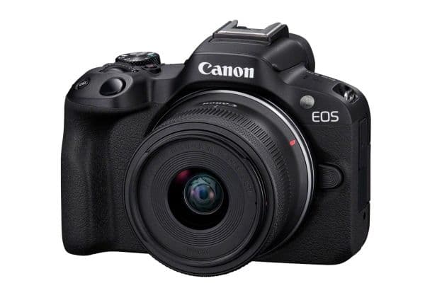 Canon EOS R50 systemkamera + 18-45 mm objektiv