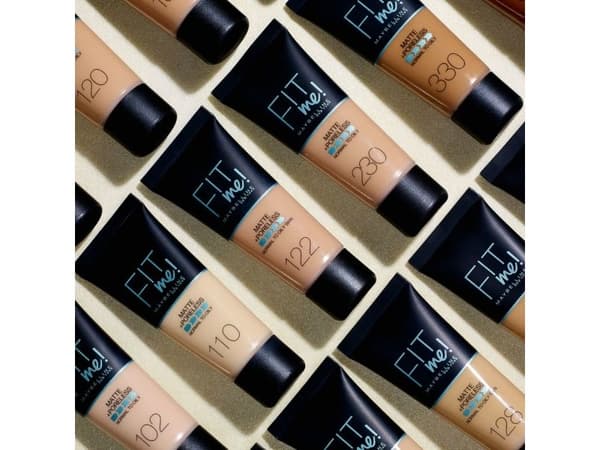 Maybelline Fit Me Matte + Poreless foundation 102 Fair Light