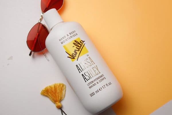 Alyssa Ashley Vanilla Hand & Body Moisturizer 500ml