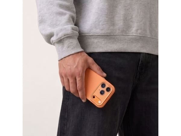 Tech-Protect Uniq MagSafe CC case for iPhone 18 Pro / 17 Pro - orange