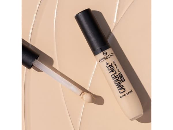Essence Camouflage+Matt Correcting flytande concealer 100, 8 ml