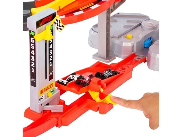 Hot Wheels F1 Racing Track