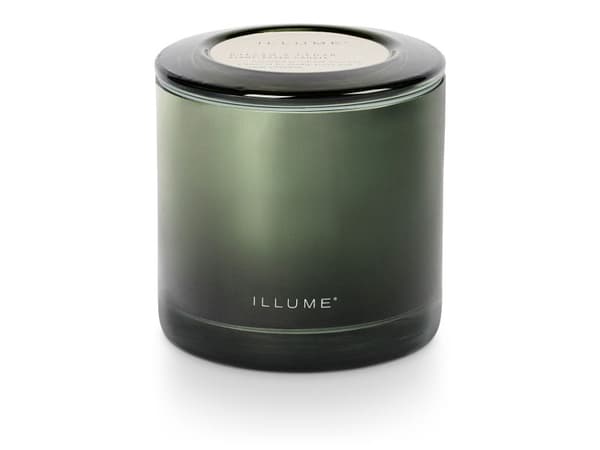 ILLUME Balsam & Cedar statement doftljus i glas grön