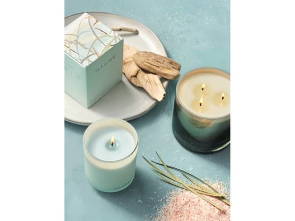 ILLUME Fresh Sea Salt Statement Glas Duftlys, Blå,