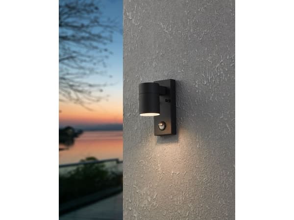 EGLO RIGA 5 UDE VÆG SENSOR IP44 SORT