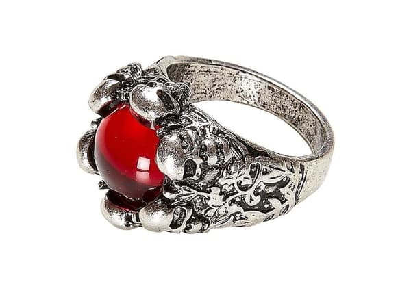 Ring med kranier og rød sten