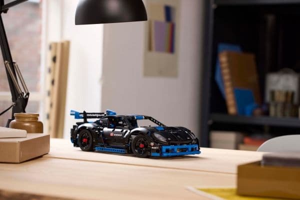LEGO Technic 42176 Porsche GT4 e-Performance ‑kilpa-auto