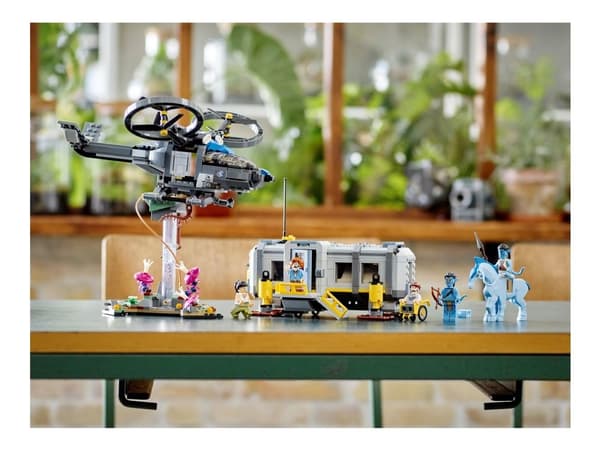 LEGO Avatar 75573 - Floating Mountains: Site 26 & RDA Samson