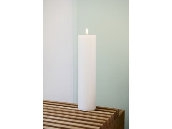 Sirius Sille Uppladdningsbar, Ø7,5xH30cm, vit