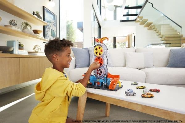 Mattel Hot Wheels set „Besisukanti padangu gamykla“