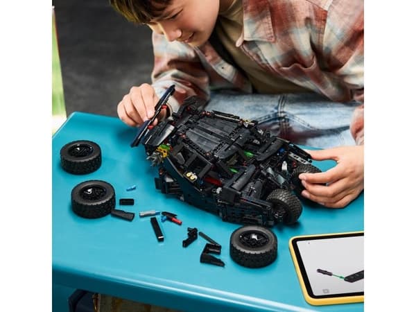 LEGO Technic 42239 Batmobile™ Tumbler