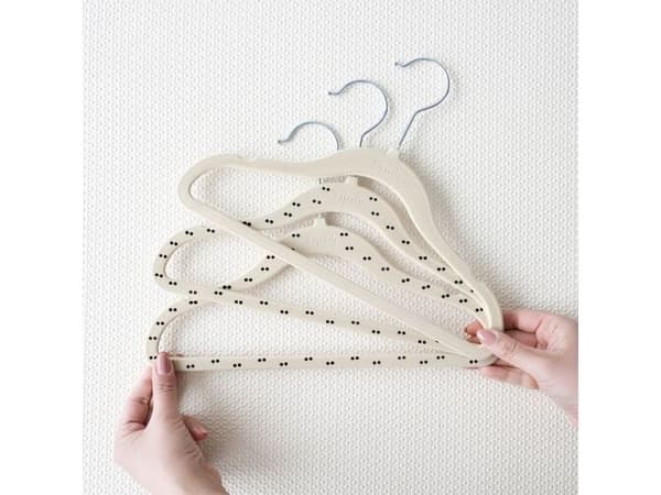 3 Sprouts Velvet Hangers (15 st.) Double dot beige