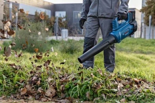 Bosch LØVBLÆSER GBL 18V-750 SOLO - SOLO