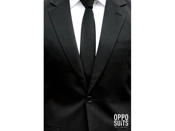 Musta puku OppoSuits