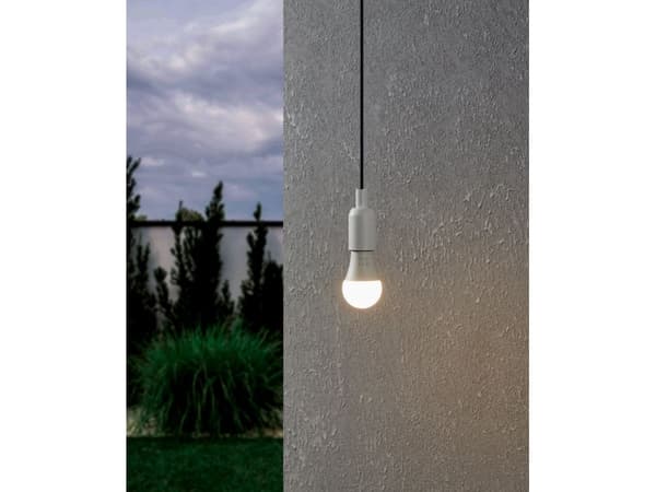 EGLO E27 LED A60 opal standardpære varm hvit med integrert sensor (bevegelse + dags-/nattesensor)