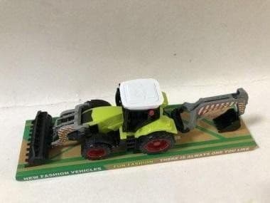 Traktor med landbruksmaskiner