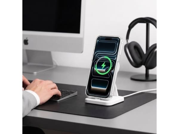 Tech-Protect MagStand MagSafe CC Case for iPhone 18 Pro / 17 Pro - Transparent