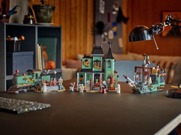 LEGO® Creator 31167 Haunted Mansion