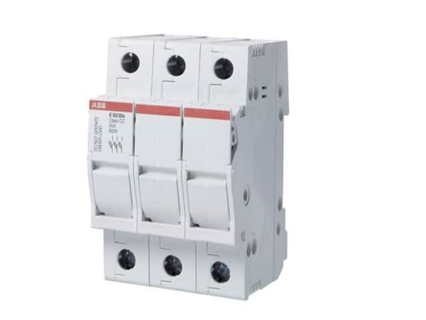 ABB E 93/32, 3P, hvit, IP20, veggmontering, 50–60 Hz, 53 mm
