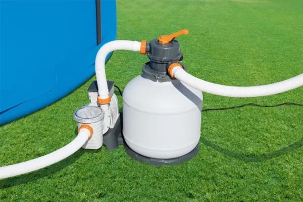 Bestway Flowclear Sand Filter Pump - 8.327L/t